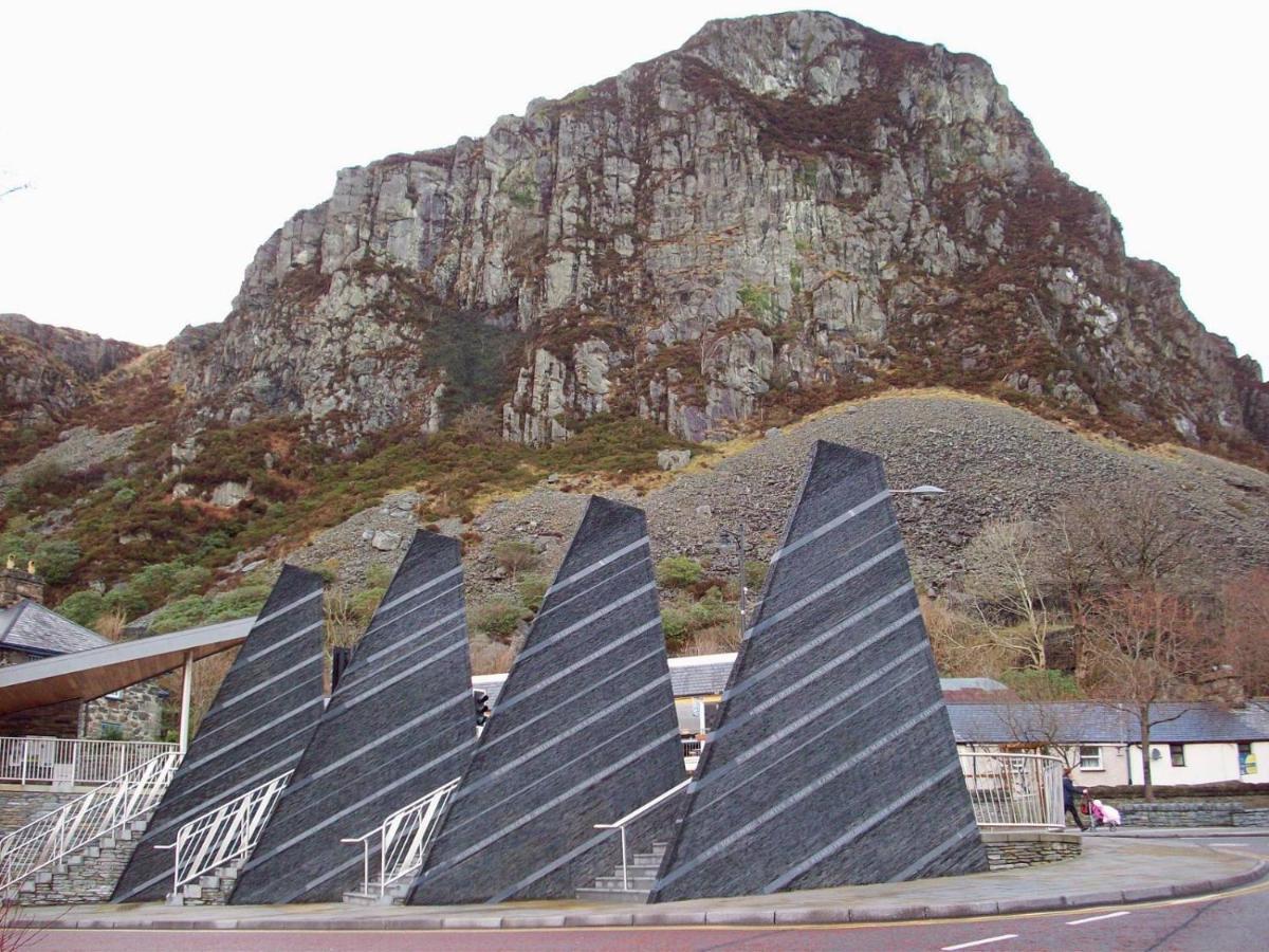 Zipworld Waterfalls Eryri Dogs Welcome 3 Bed Sleeps 5 Blaenau Ffestiniog Dış mekan fotoğraf