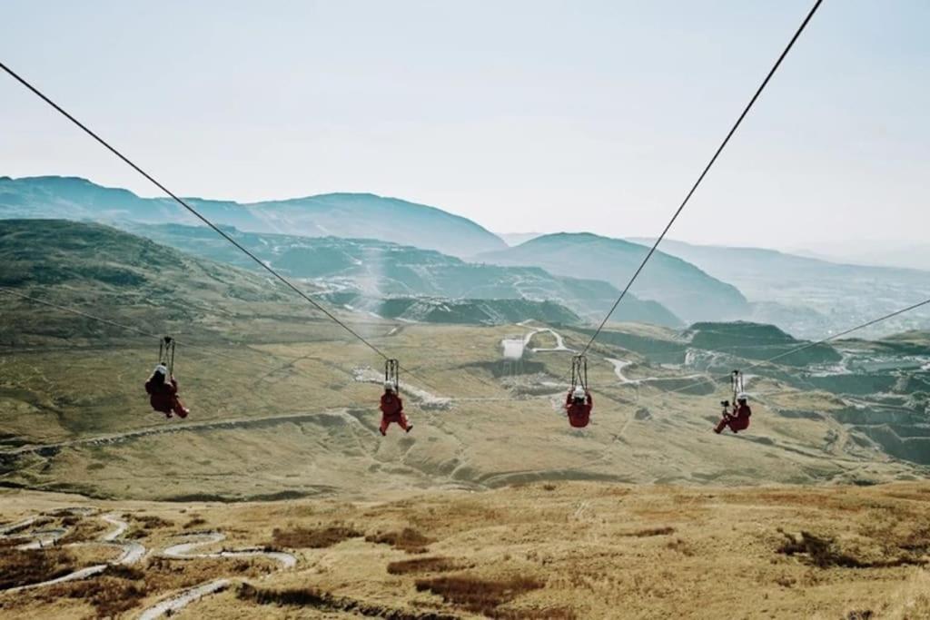 Zipworld Waterfalls Eryri Dogs Welcome 3 Bed Sleeps 5 Blaenau Ffestiniog Dış mekan fotoğraf