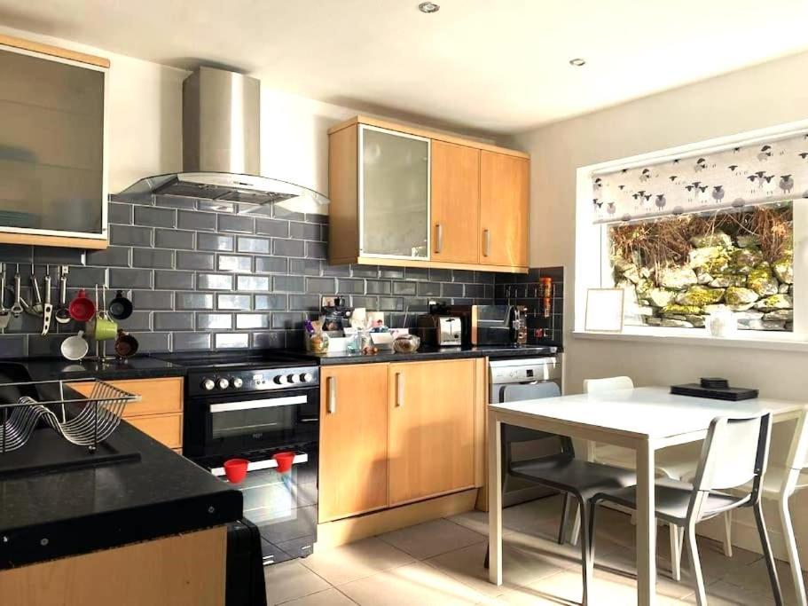 Zipworld Waterfalls Eryri Dogs Welcome 3 Bed Sleeps 5 Blaenau Ffestiniog Dış mekan fotoğraf